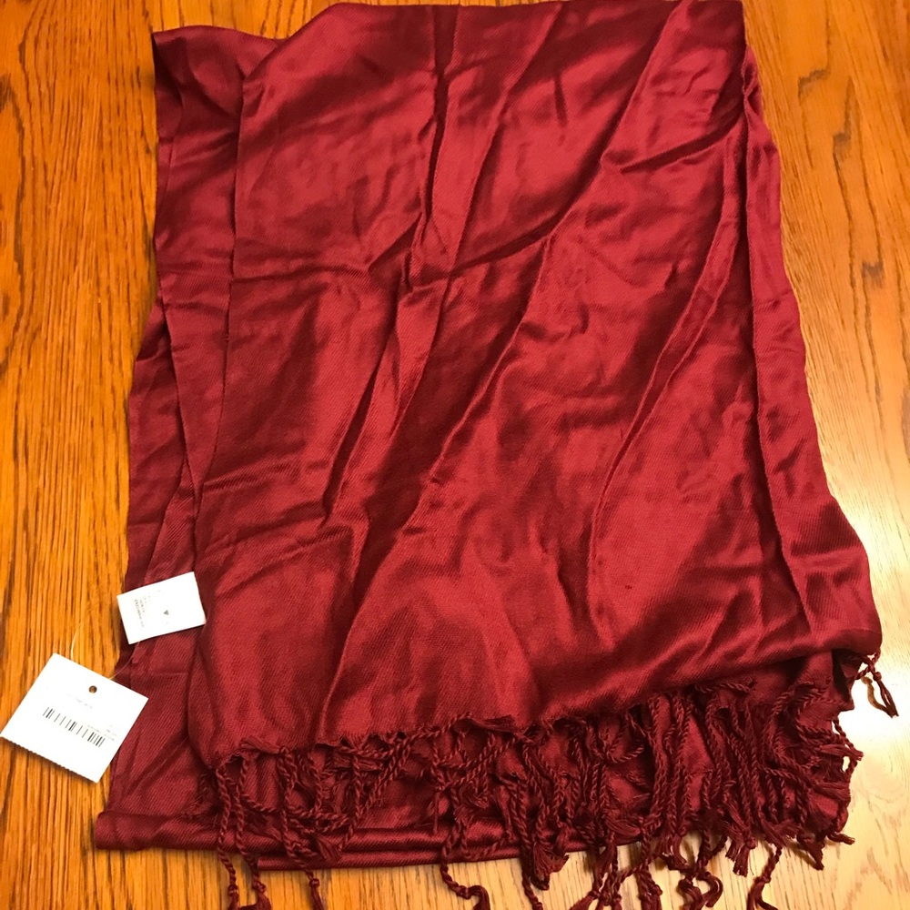 Scarf/shawl NWT